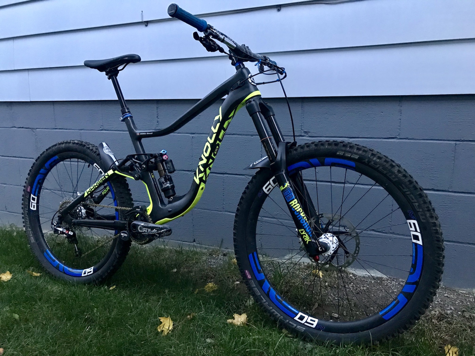 Knolly Warden Carbon completely wrapped in 3M helicopter tape &amp; Gorilla tape, Rockshox Lyrik 150-180mm Dual Position, Fox Float X2, RaceFace SixC everything, Sram X01 11-speed drivetrain, MRP chain guide, KMC gold chain, LB Rims with Enve decals on Onyx Racing Hubs, Sram Guide RSC brakes with Shimano Ice Tech 200/180mm rotors. Pedals &amp; mud flaps not included.