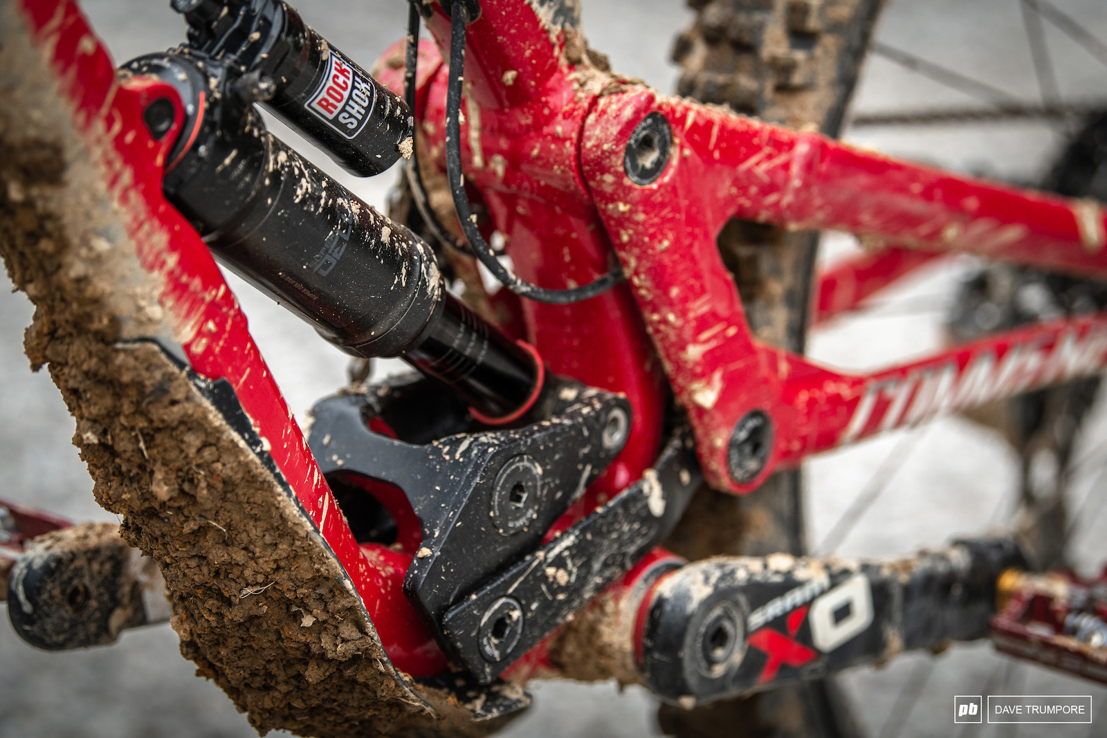 Amaury Pierron - Commencal linkage and Rockshox rear shock (note difference to Vali Holl's)
