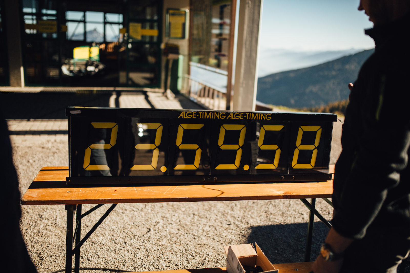 Video Setting the Guinness World Records Achievement for the Greatest