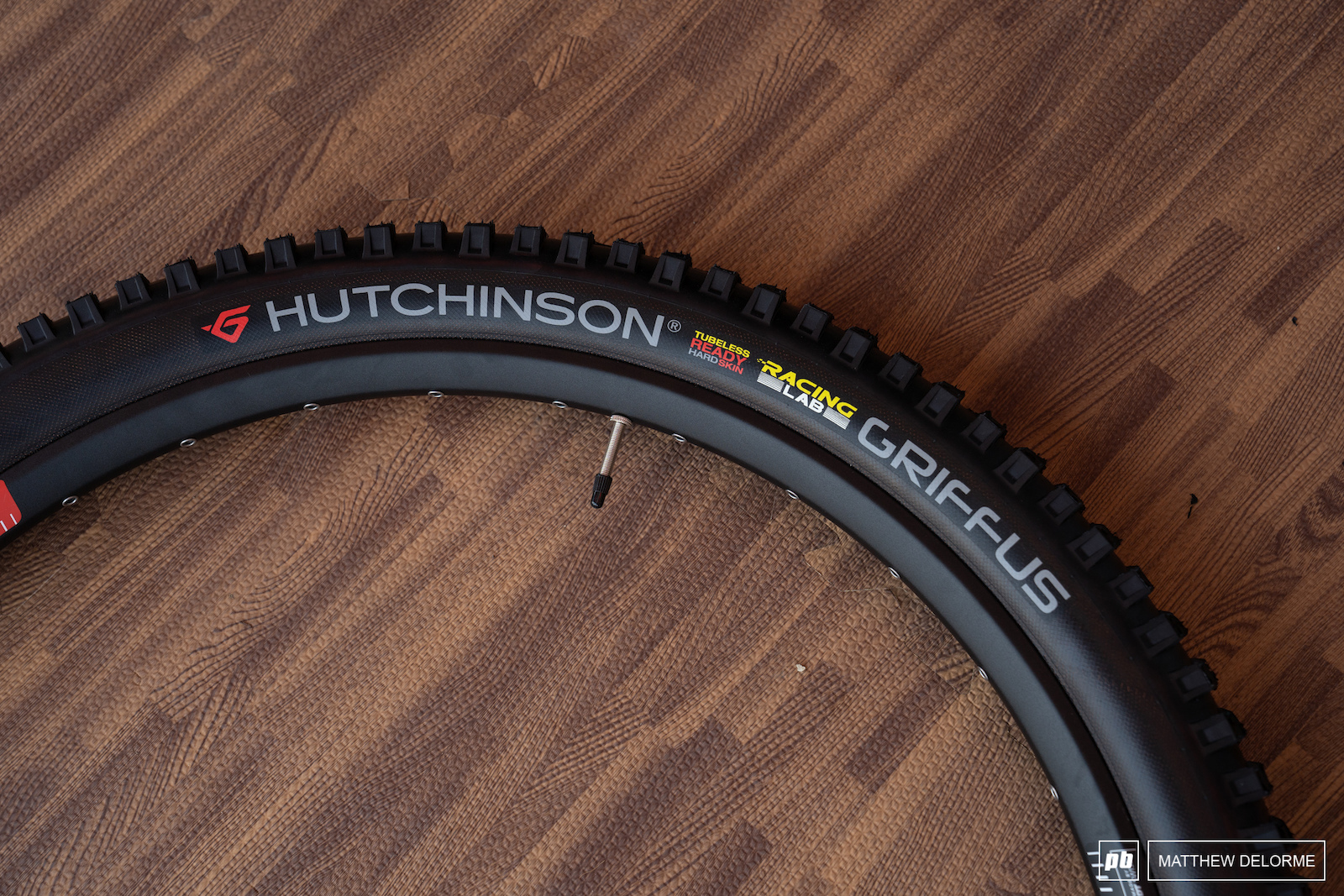 Hutchinson Griffus: Hutchinson is claimed to be the inventor of the pneumatic cycling tire. The Griffus is their enduro racing tire and it has done well in EWS competition. Available for 27.5” and 29” wheels in 2.4” and 2.5” widths, with the 2.5” option receiving a taller, more aggressive tread pattern. Hutchinson suggests running the 2.5” version up front, and the 2.4” in the back.