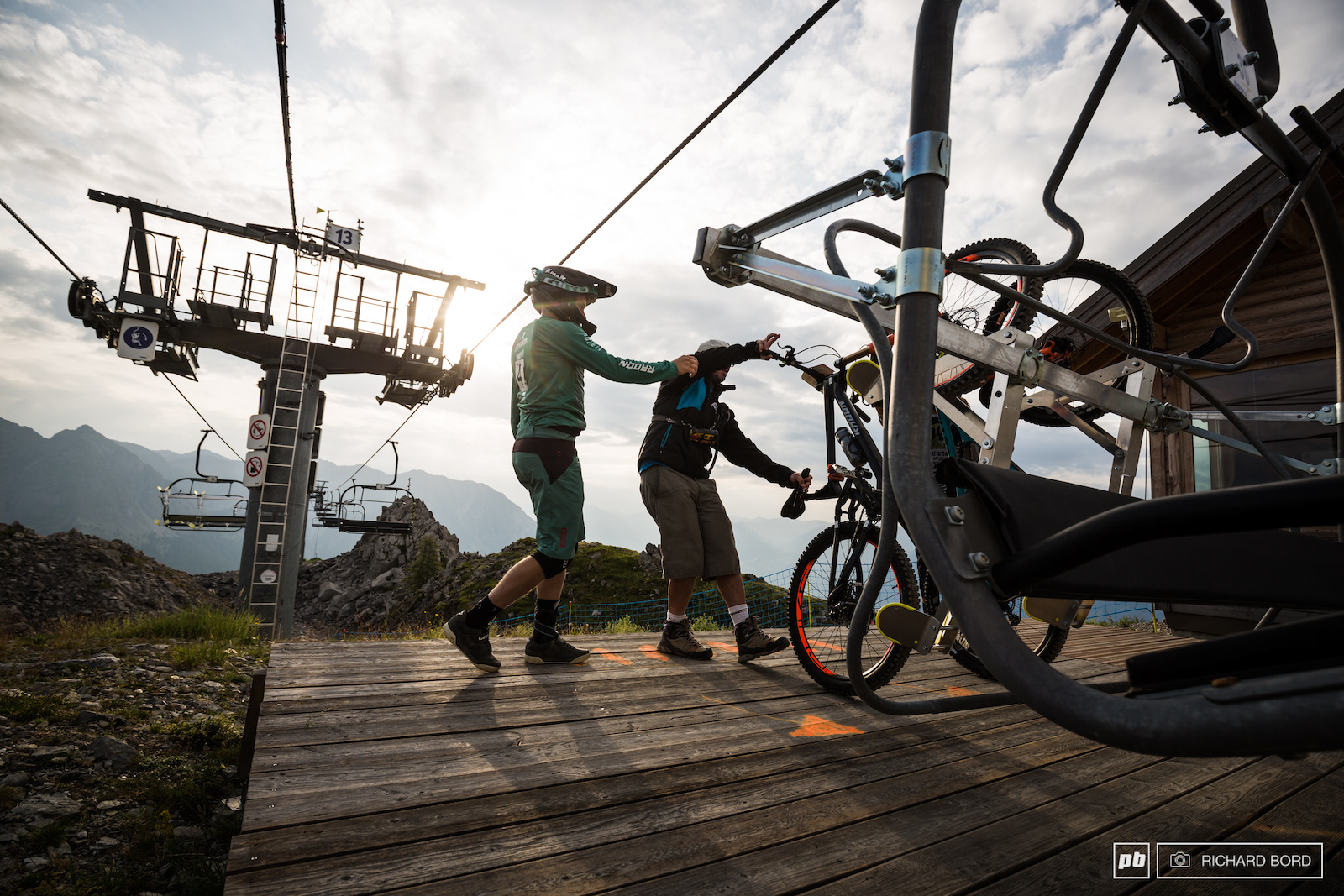 Two chairlifts meant only 600 m pedaling up during all the week-end.