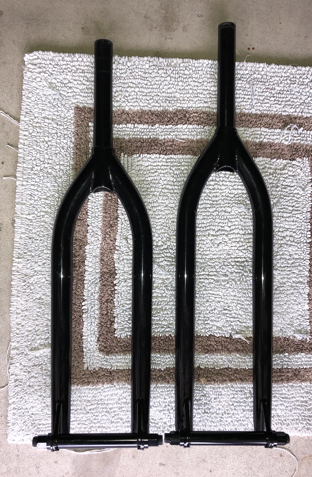 Identiti Rebate 14/20 forks.
425 vs. 465
Literally the strongest rigid forks out there.