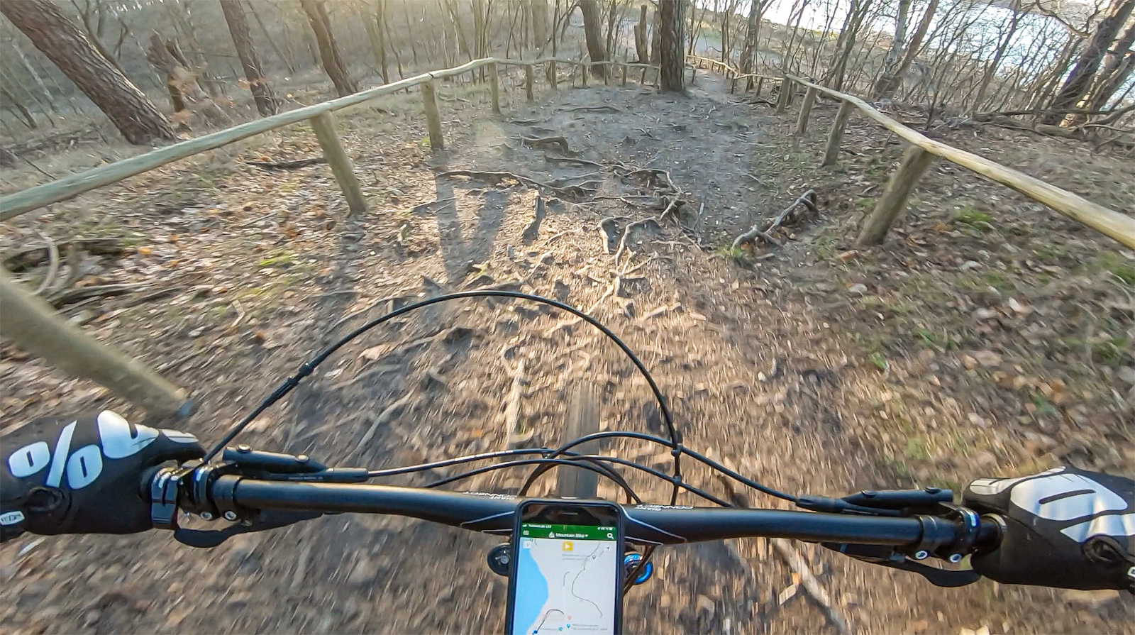 Here you see the last part of the trail with the roots. It is not very long but quite technical.

Be careful.