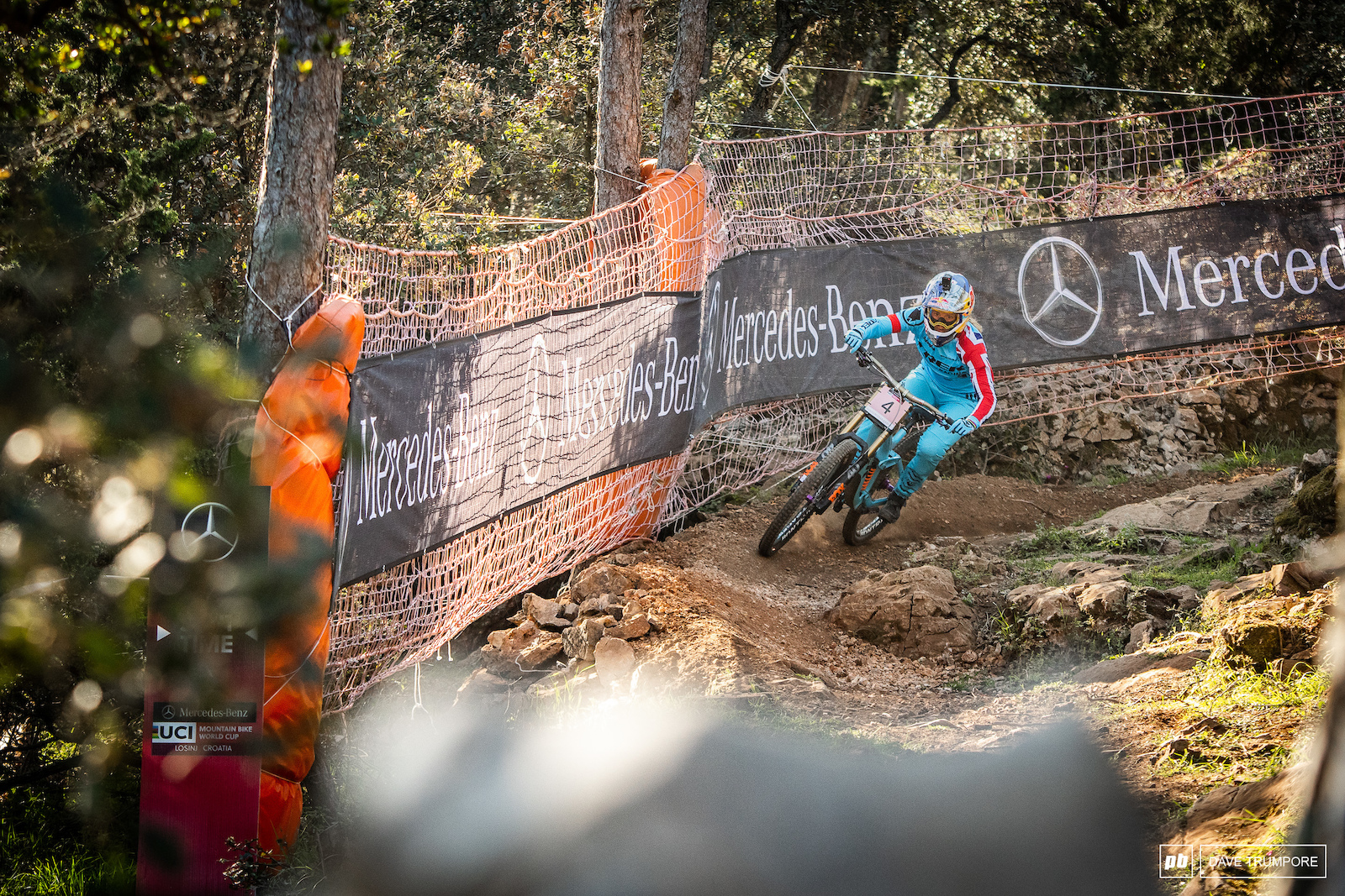 Rachel Atherton at the entrance to the woods. This would be as fast as Loic Bruni would get on his first run of the year dislocating his elbow in the following corner.