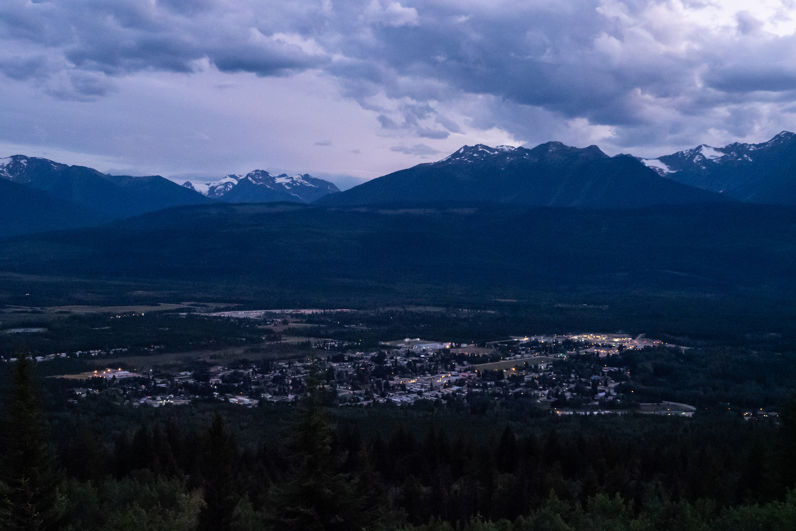 Valemount sits at the junction of the Caribou Monashee and Rocky Mountain Ranges