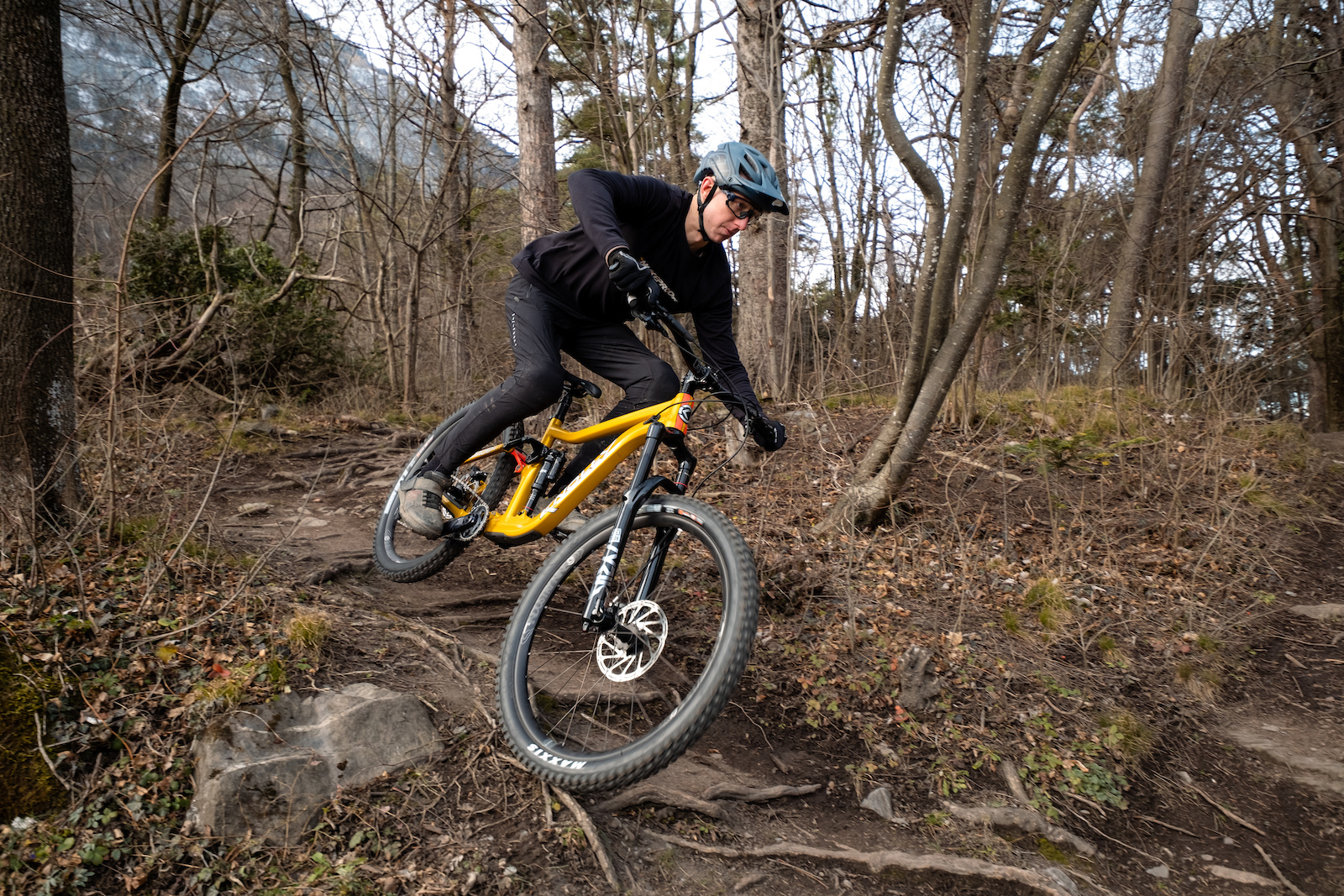 Knolly Warden LT Review Photo Kifcat Shaperideshoot