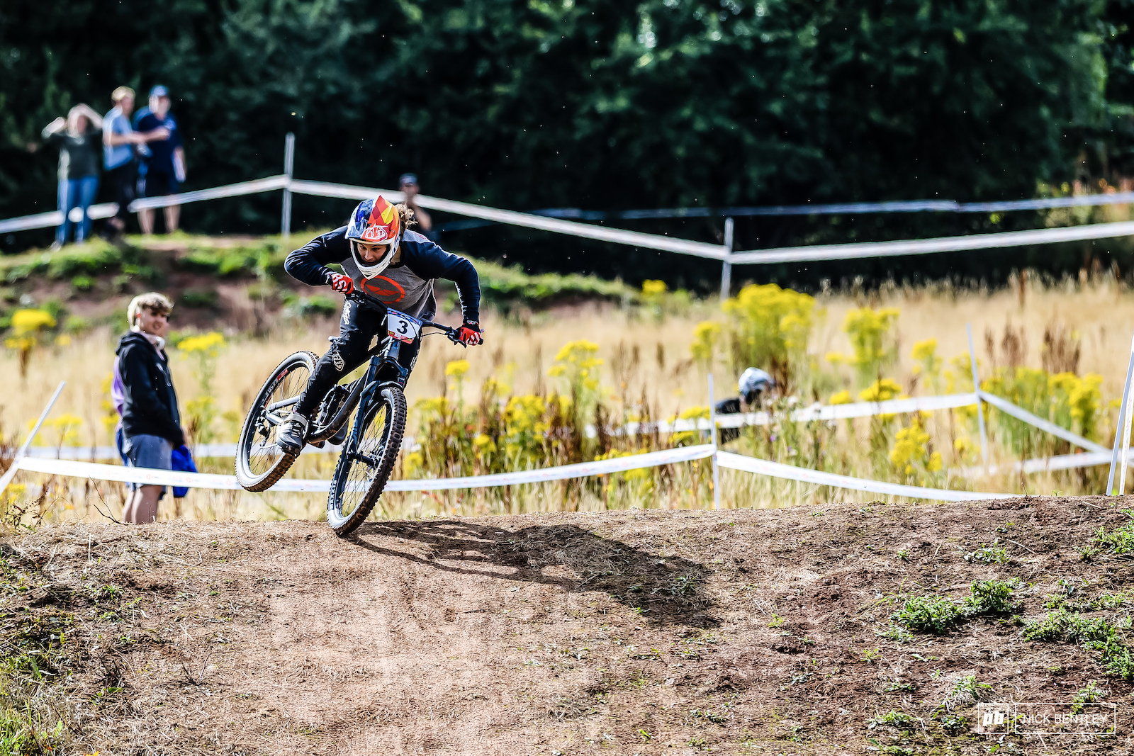 Not the ideal weekend for Dan Wagstaff with the Forest of Dean local braking his chain straight out of the gate during seeding and failing to qualify for the senior men s race. Fortunately for Dana he was still able to race in the open fun class and have some fun sending it sideways all day