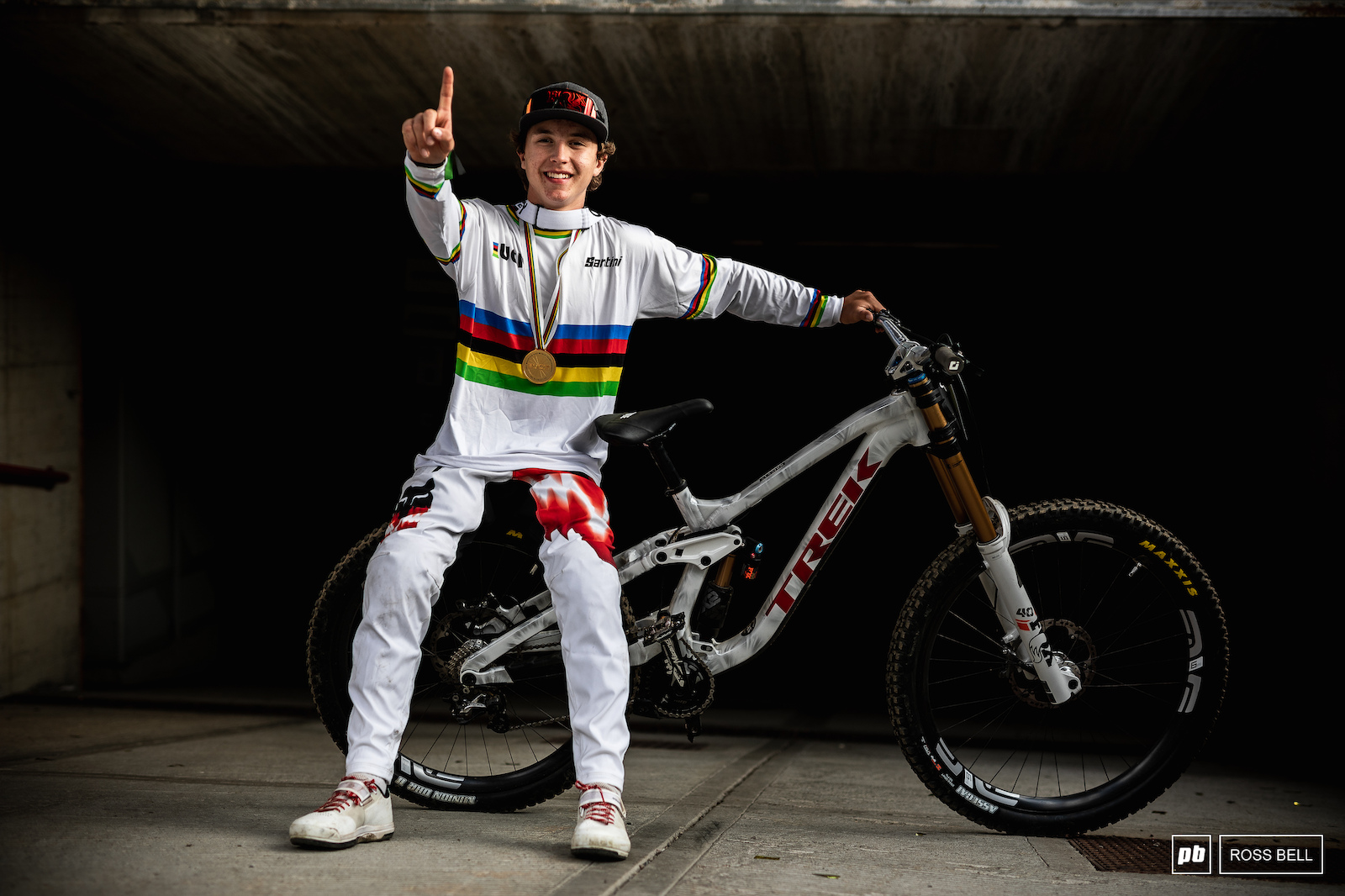 Jackson Goldstone takes his first World Championship title at the first time of asking.