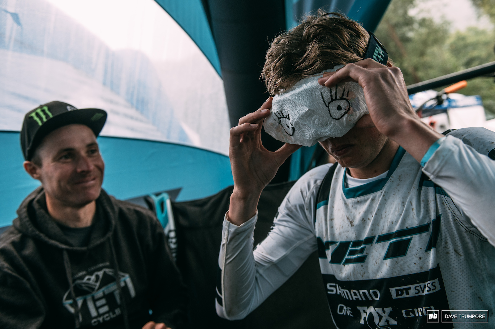 Jared Graves is back after a three year break but sadly an injury will keep him in the pits helping the youngsters cope with the weather... Goggle prep on point