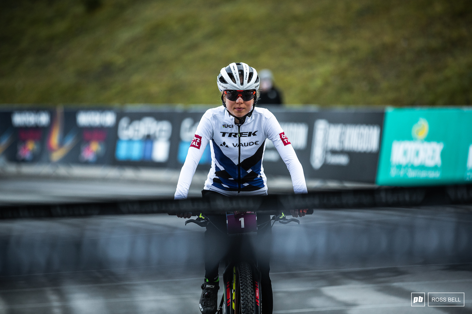 Mona Mitterwallner rolls up to the start line.