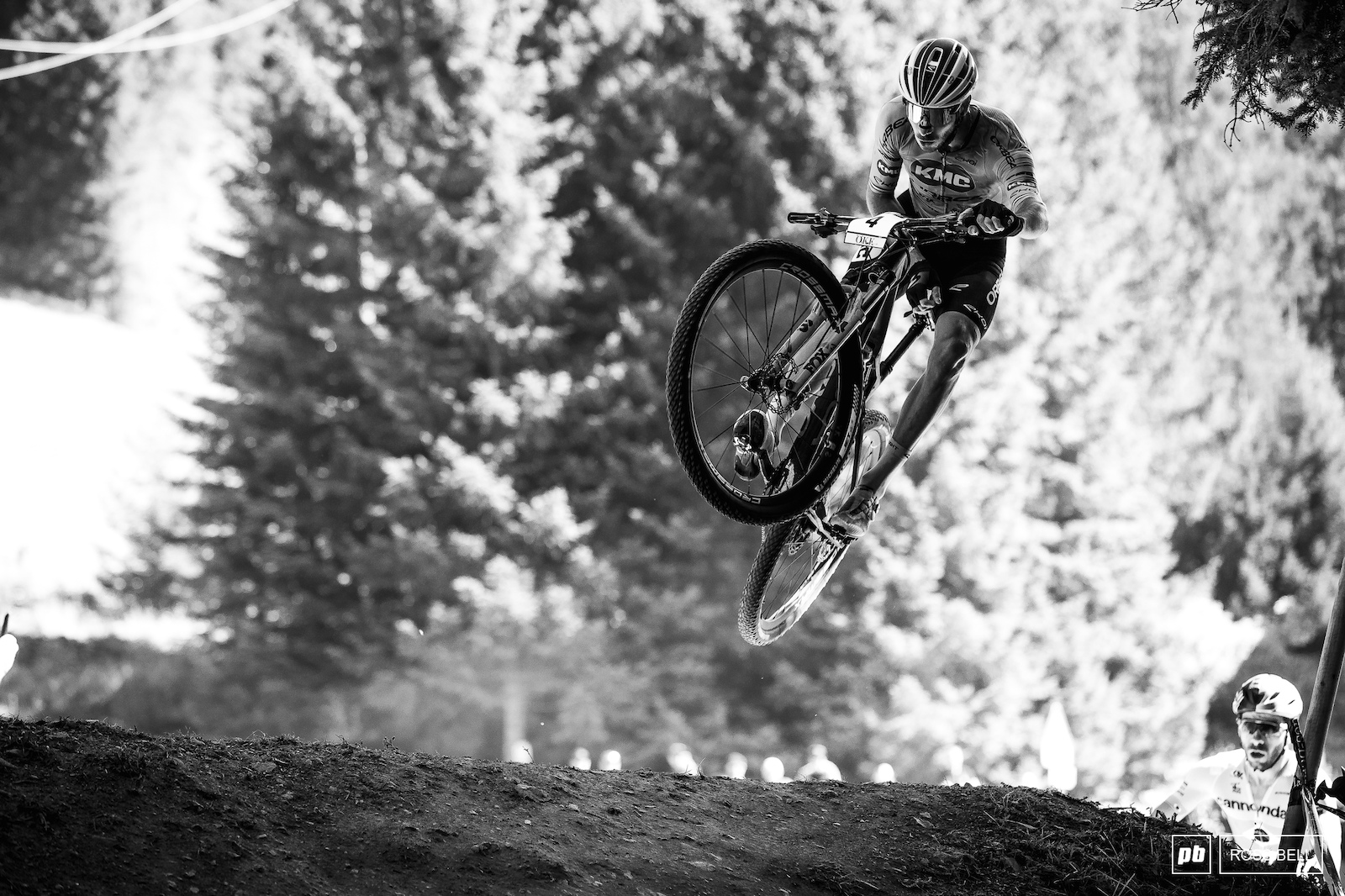 Eventual winner Victor Koretzky throws a t-bog on the opening lap.