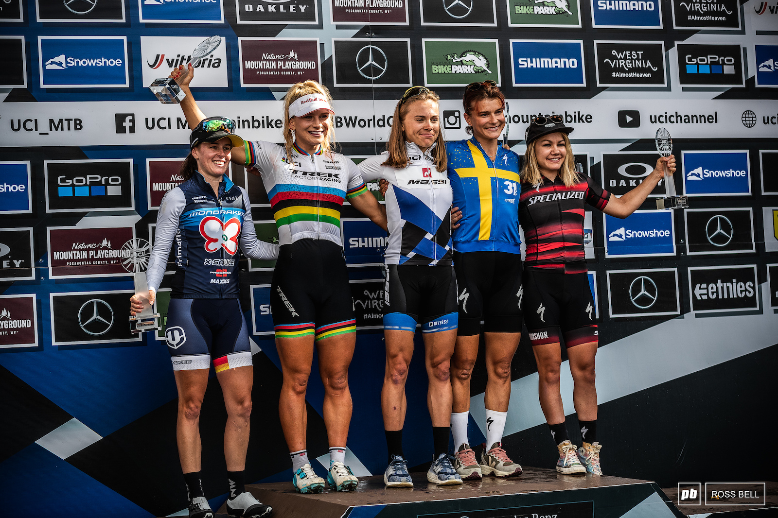 Loana Lecomte missed the final race but still managed to take the overall after dominating the early part of the season.