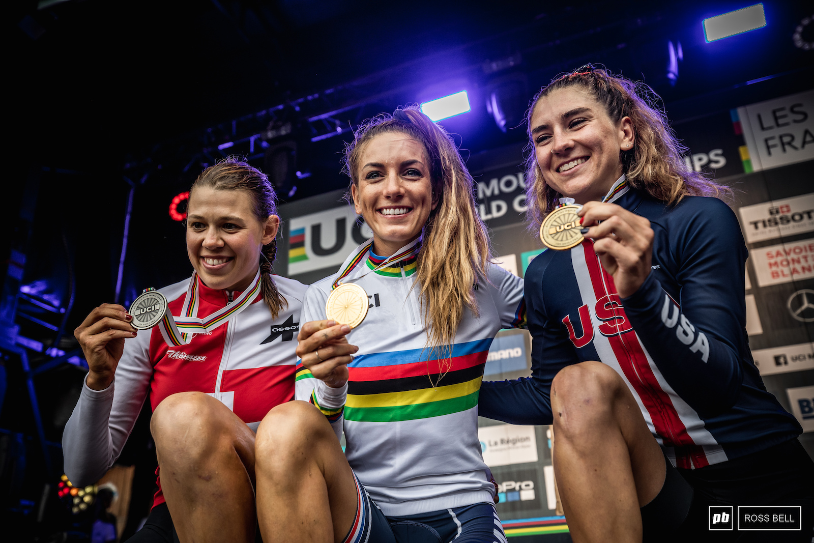 Pauline Ferrand Prevot takes gold in front of Alessandra Keller and Gwendalyn Gibson.