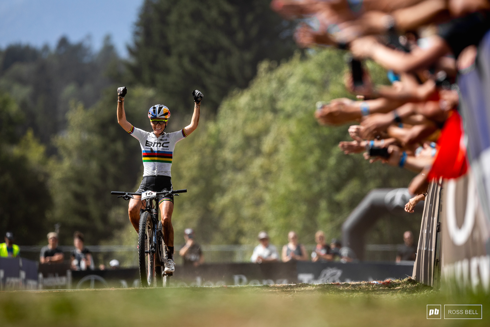 Pauline Ferrand Prevot was simply unbeatable at the end of this 2022 season.