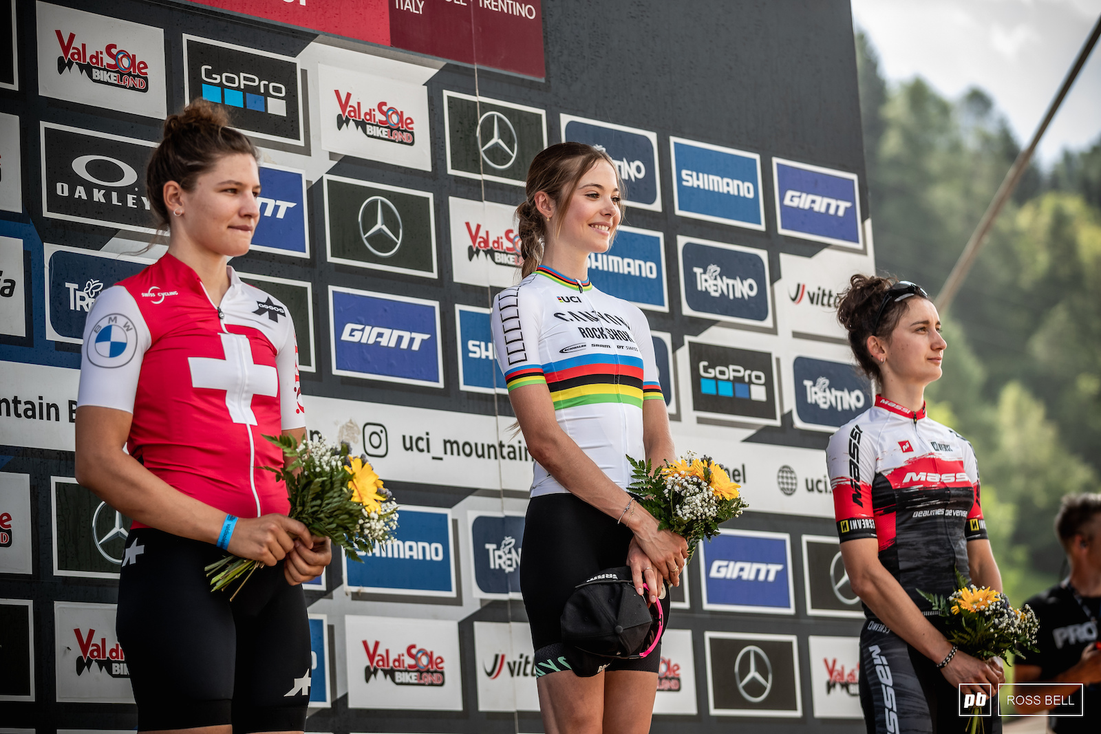 Line Burquier takes the win in front of Ronja Bl chlinger and Noemie Garnier.