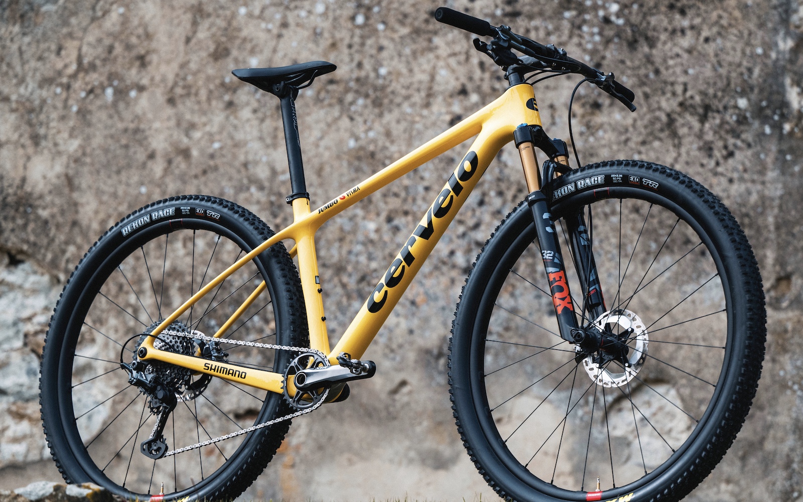 Cable Routing Systems and ultra-light carbon fiber's handlebars developed  with team Jumbo Visma