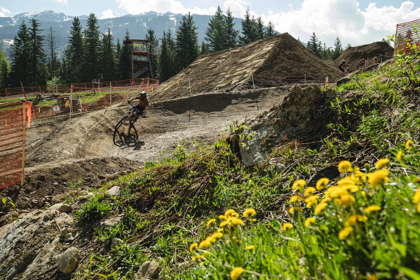 Photo Epic Whistler Bike Park Opening Weekend 2023 Pinkbike