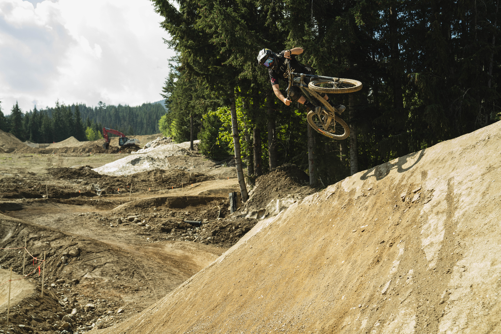 Photo Epic Whistler Bike Park Opening Weekend 2023 Pinkbike