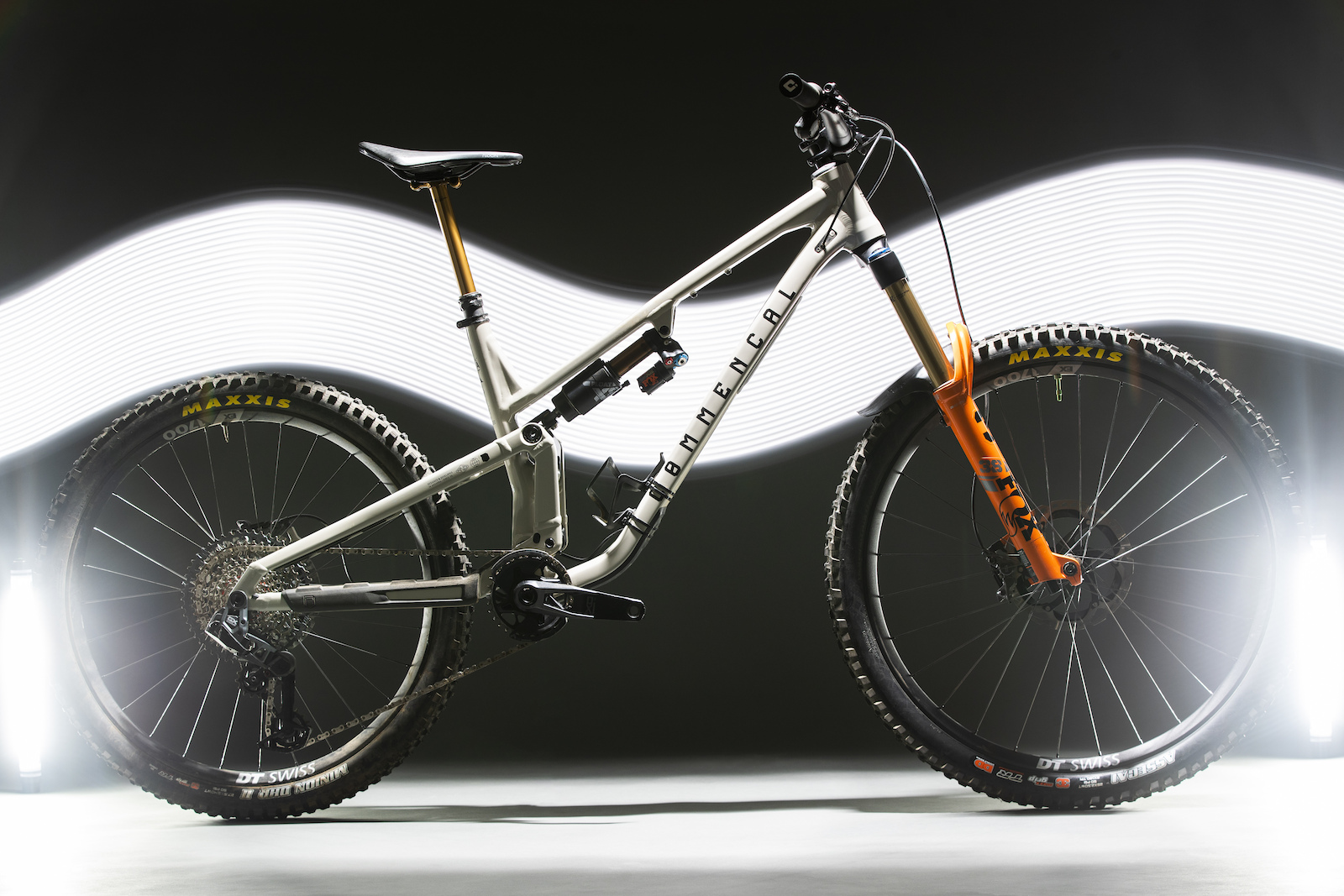 Field Test Review: 2024 Commencal Meta 5 SX - Supercross for a Reason -  Pinkbike