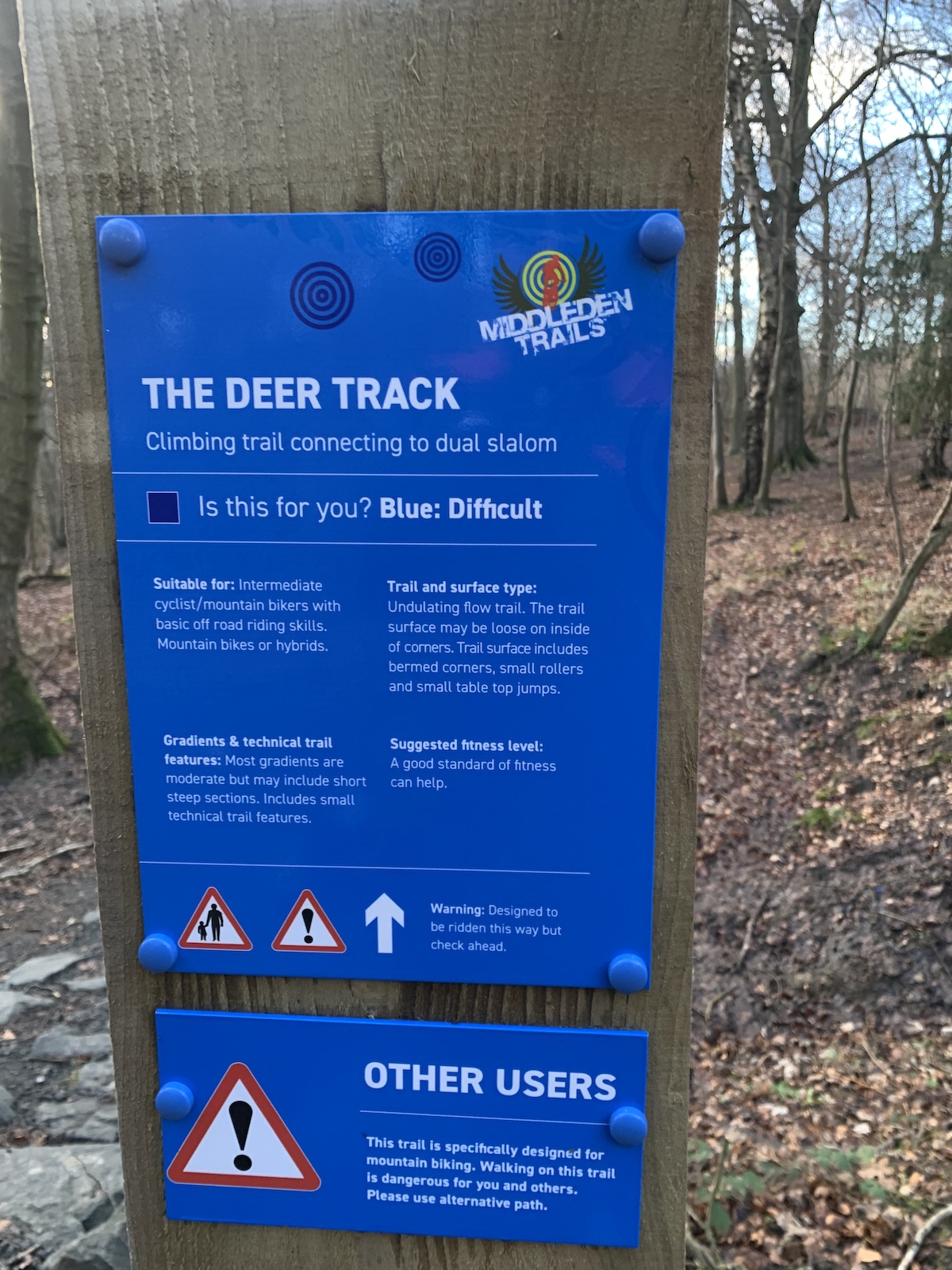 Deer track description signage.