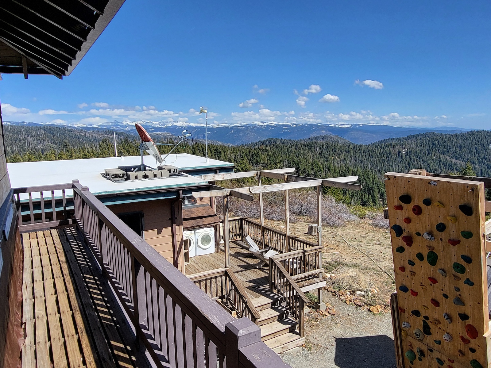 View southeast from Crane Flat Lookout