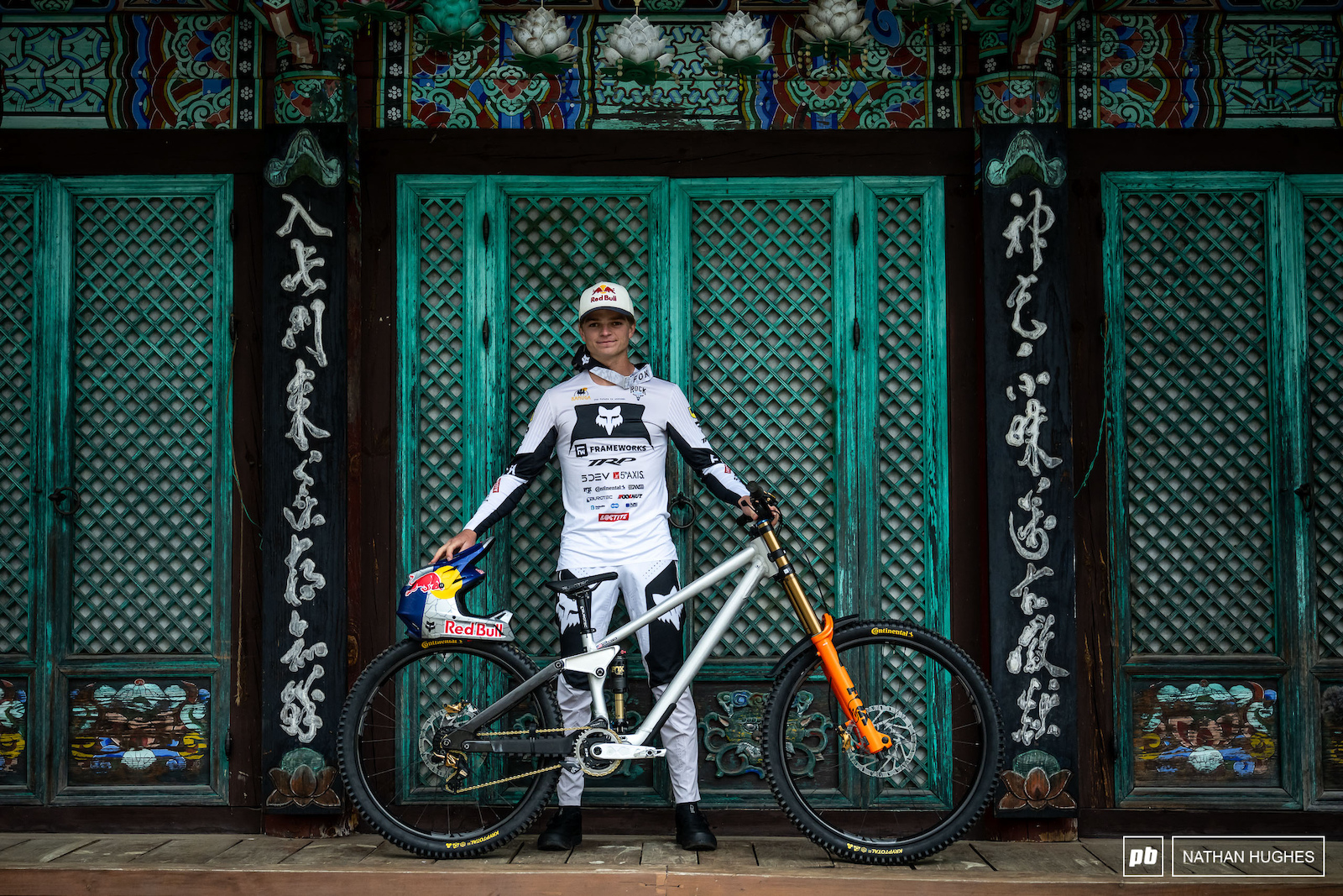 Bike Check: Asa Vermette's Frameworks DH - South Korea DH World