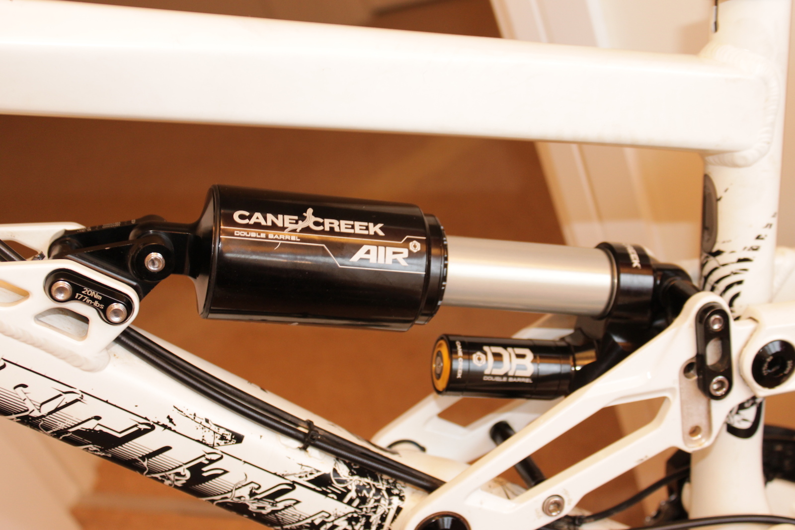 Cane Creek Double Barrel Air on the Voltage FR