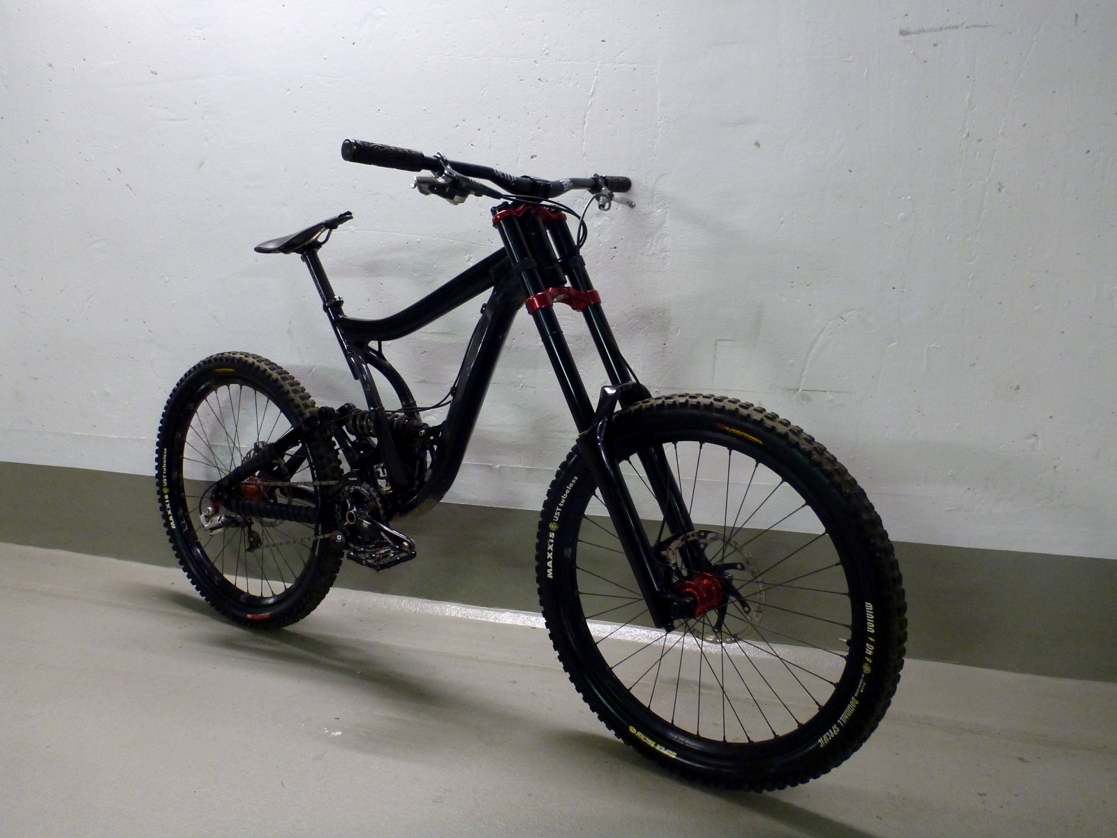 Norco Team DH 2010 - Large
888 RC3 Evo with YT Tues LTD Crowns
Vivid 5.1 with K9 Race Steel Spring

much more ...