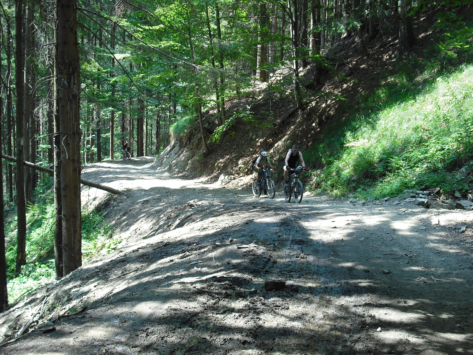Uphill to Przegibek.