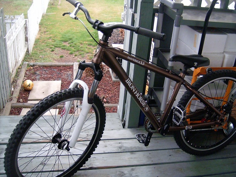 iron horse maverick 3.3 mountain bike